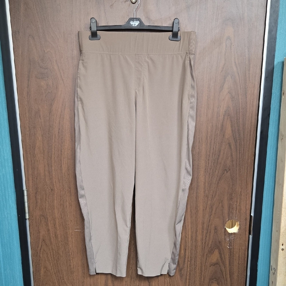 Kirkland Signature Size L Light Brown Lightweight Ankle Pant